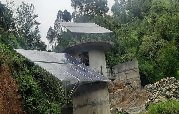 Geosun Power solar pump installation — elevated site, Uttarakhand